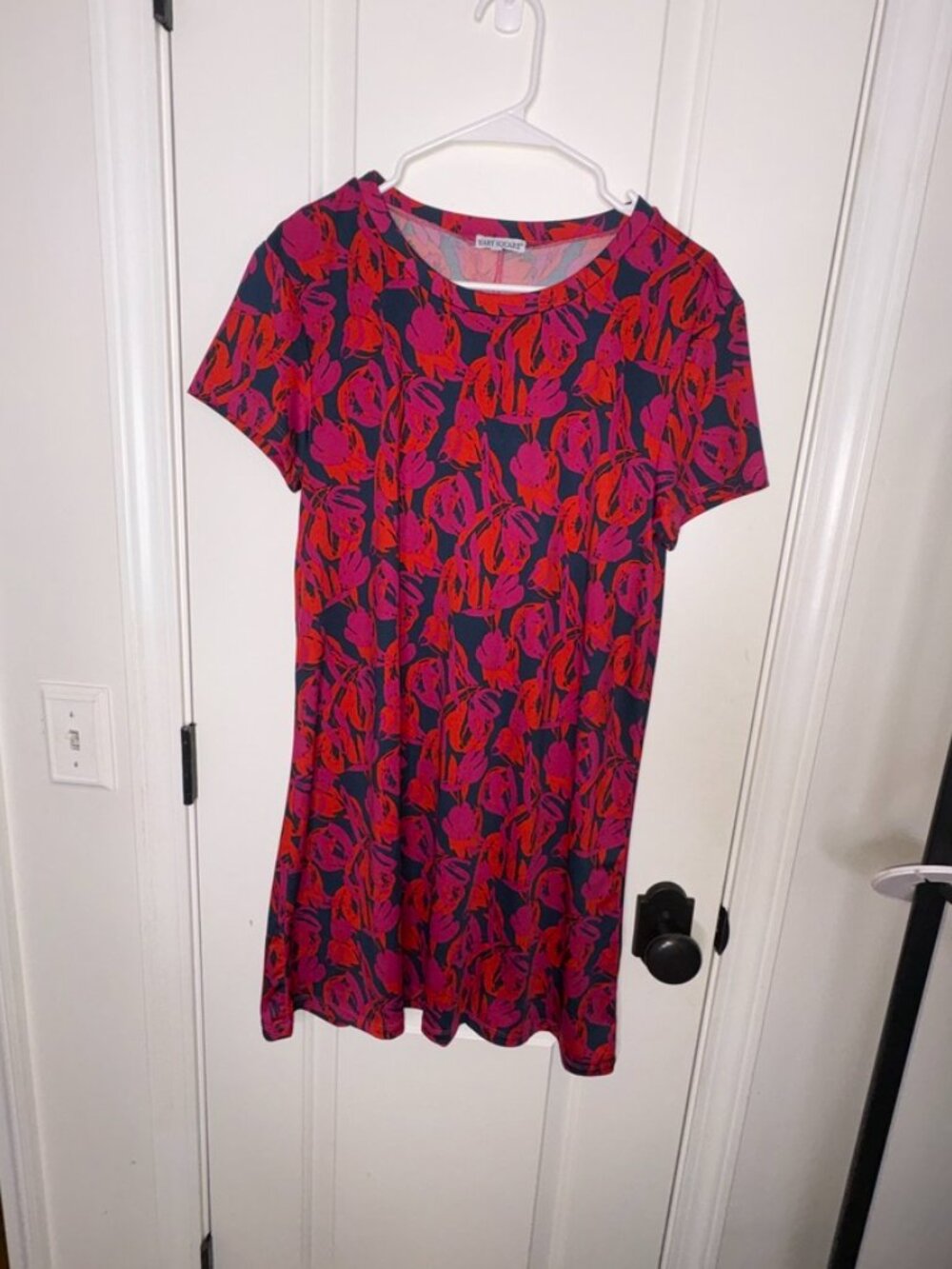 Mary Square Short Sleeve Dress size M Spandex Blend Red Pink Flowers Flattering